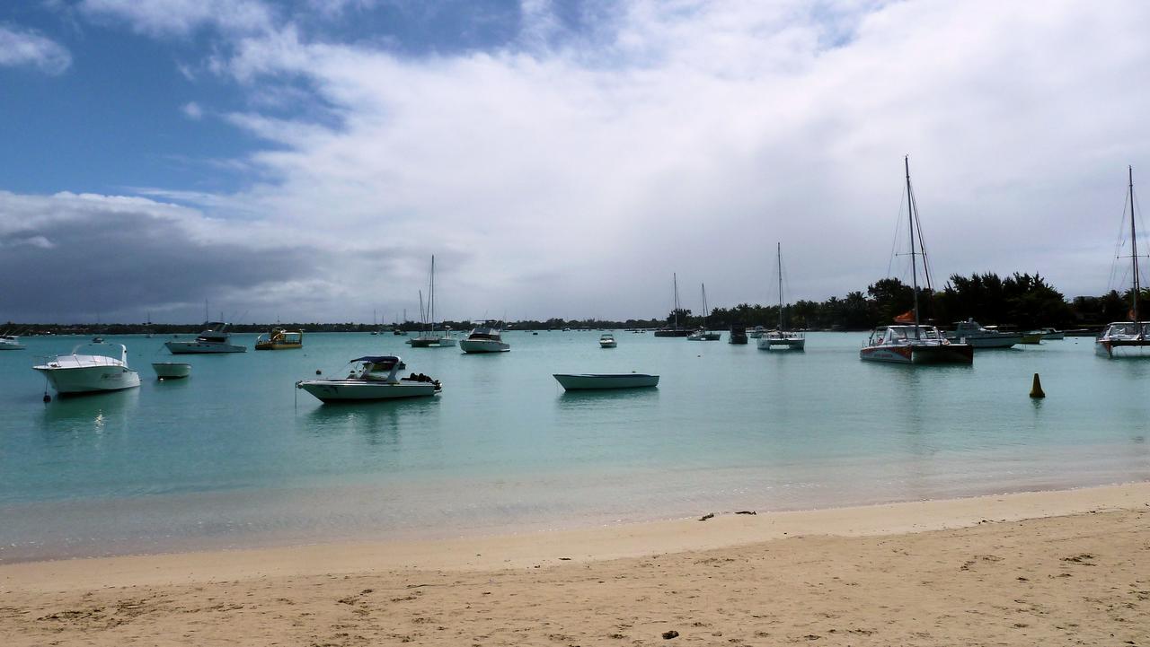 Hotel Ventura Grand Baie Bagian luar foto