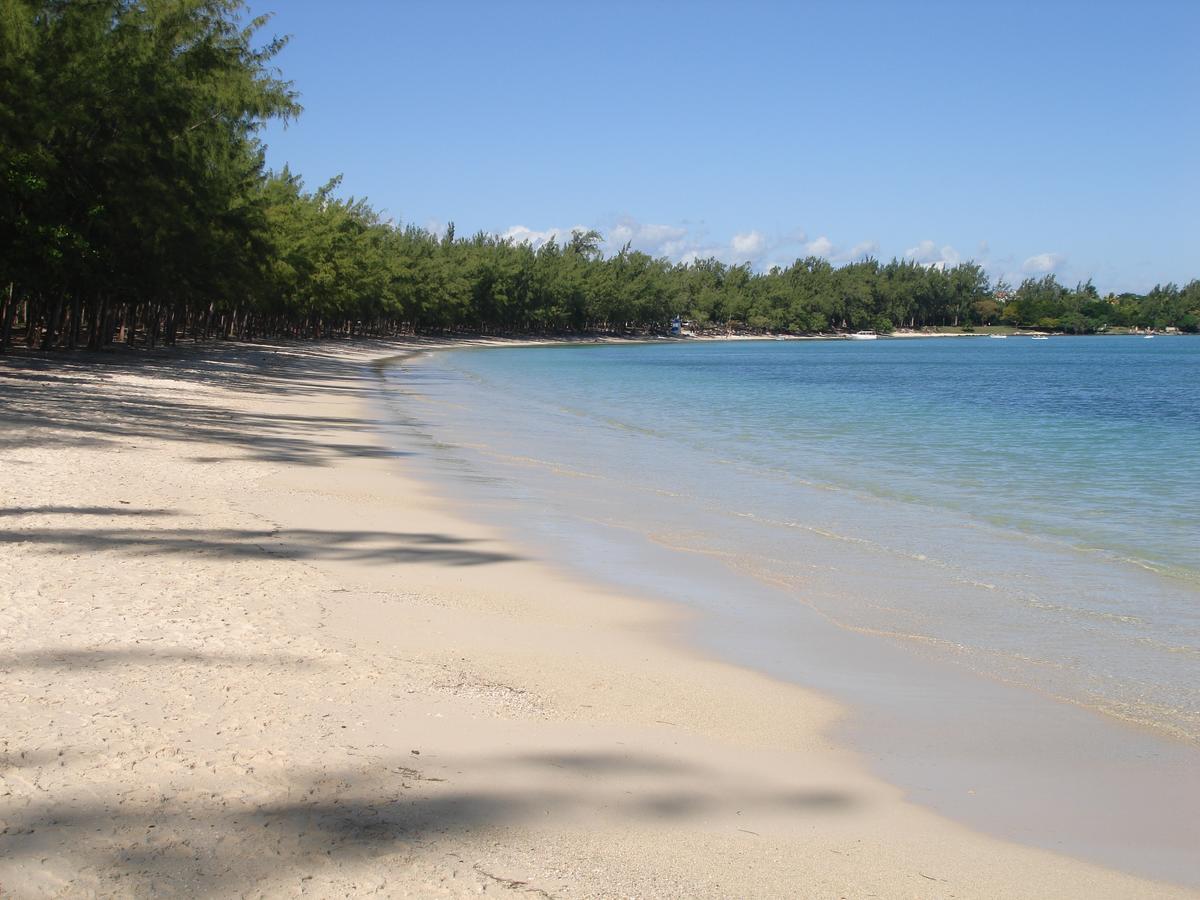 Hotel Ventura Grand Baie Bagian luar foto